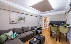 Ermou Central Studios And Suites!
